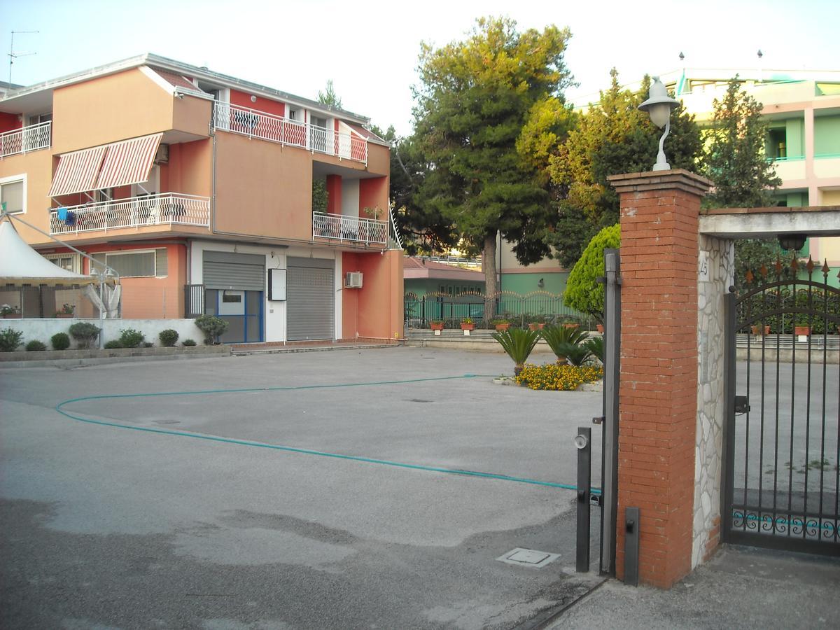 B&B Dal Gallo Battipaglia Exterior foto